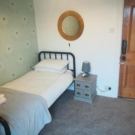 Y Garreg Wen Bed and Breakfast Llanybyther Εξωτερικό φωτογραφία