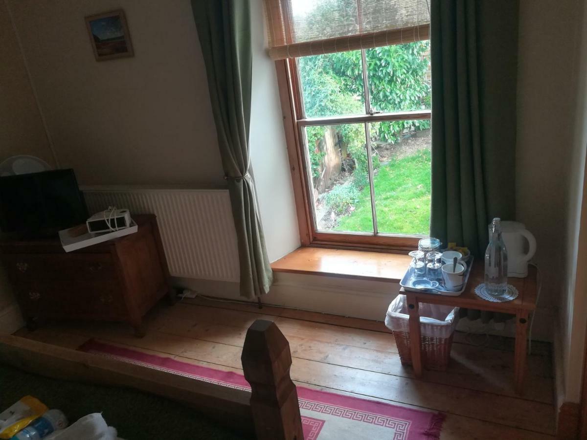 Y Garreg Wen Bed and Breakfast Llanybyther Εξωτερικό φωτογραφία
