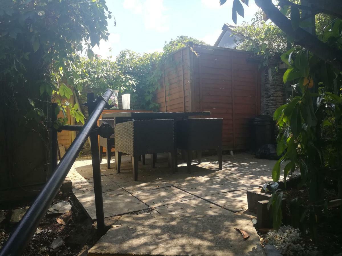 Y Garreg Wen Bed and Breakfast Llanybyther Εξωτερικό φωτογραφία
