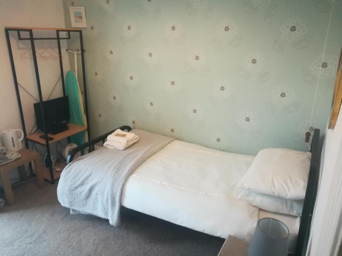 Y Garreg Wen Bed and Breakfast Llanybyther Εξωτερικό φωτογραφία
